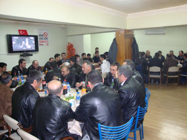 Tüpraş Çalışanları Derneği'nden çiğköfte ziyafeti