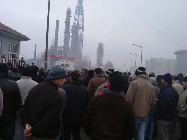 Batman şube Tüpraş devrini protesto eylemine katıldı