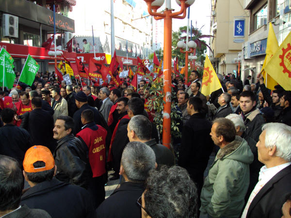 Mersin,de iş bırakma eylemi