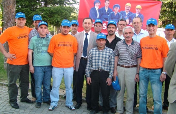 'Sendika çalışanların meşru bir hakkıdır'