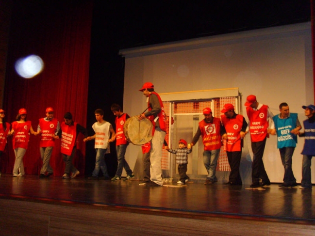 Bericap direnişçileri 'Nereye Payidar'ı izledi