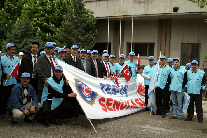 Tes-İş’ten bayram ve 30 Ağustos mesajı