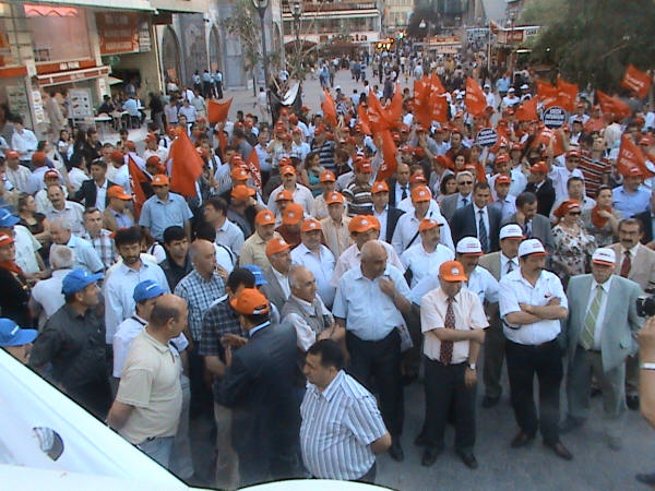 Tezkoop-İş sendikası basın açıklamasına destek