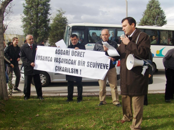 Patronlar kayıt dışı istihdamla tehdit ediyor