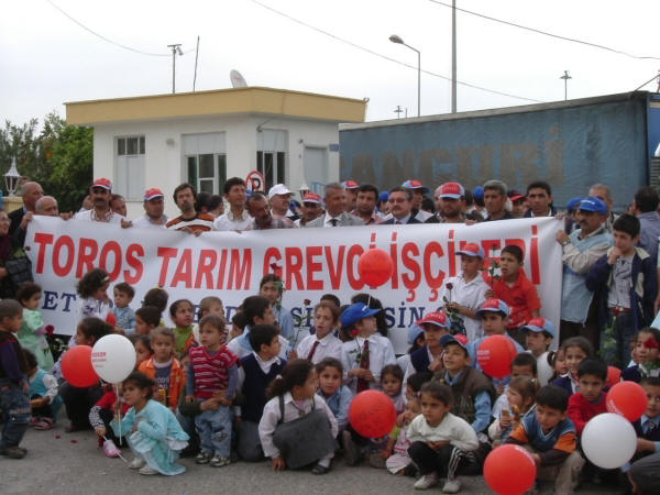 Grevdeki Akansel işçilerini ziyaret ettik