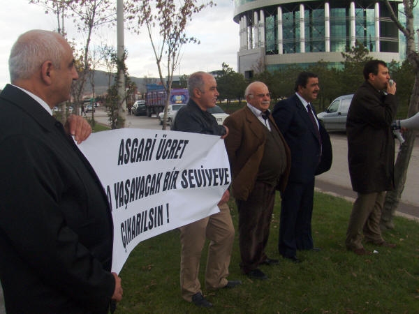 Patronlar kayıt dışı istihdamla tehdit ediyor