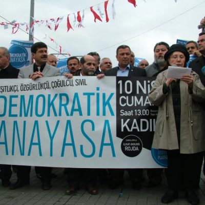 'Sorunlar ancak köklü bir anayasa değişikliğiyle çözülür'