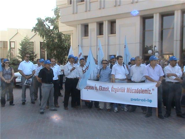 Bir saat süreyle çalışmama hakkımızı kullandık