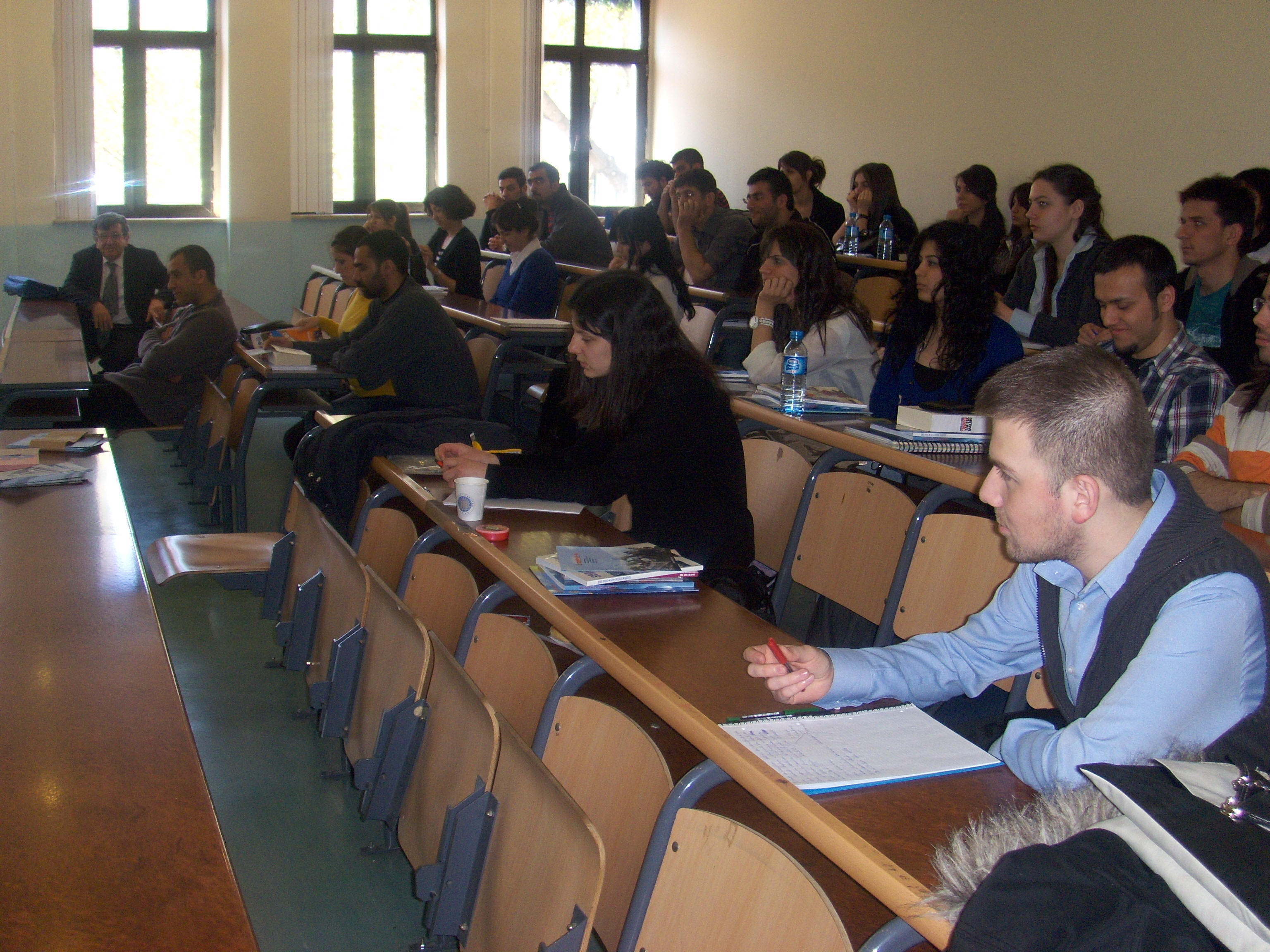 Çalışma Ekonomisi bölümü öğrencileri gelecekten kaygılılar