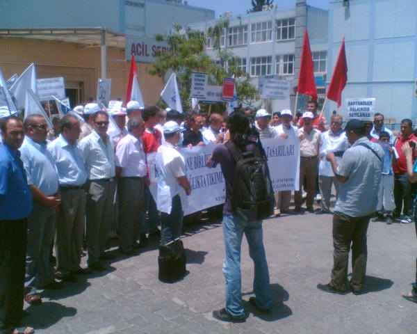 Kamu hastane birlikleri ve tam gün yasa tasarısı eylemi