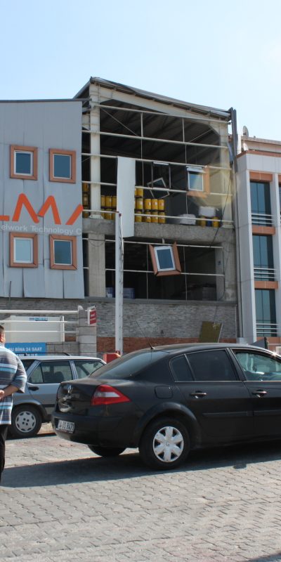 Patlama yaşanan fabrikaya alınmadılar