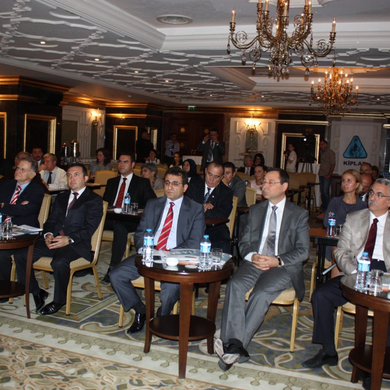 Hedef sektörde belgeli çalışan nitelikli işgücü yaratmak