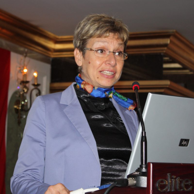 Hedef sektörde belgeli çalışan nitelikli işgücü yaratmak