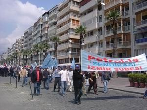 1 Mayıs’ta İzmir Gündoğdu meydanındaydık
