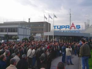 Tüpraş işçisi özelleştirmeye bir kez daha hayır dedi