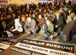 KESK’liler barış için oturdu