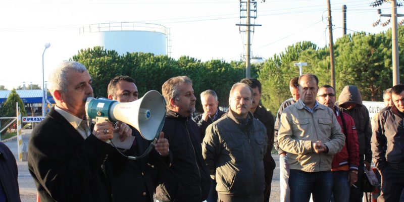 Rafineri işçileri 1 saat iş bıraktı