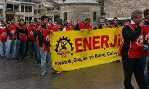 123 İşçi BEDAŞ önünde direniyor