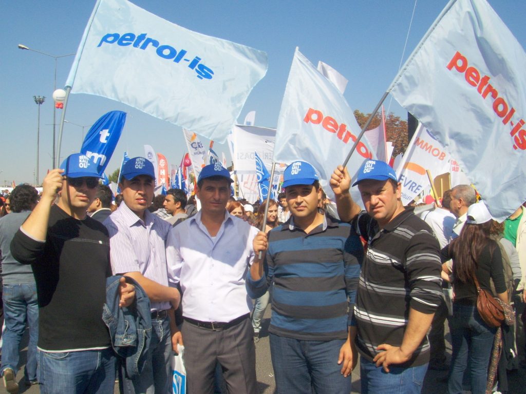 Emekçiler Ankara'da 'İnsanca Yaşam' için toplandı