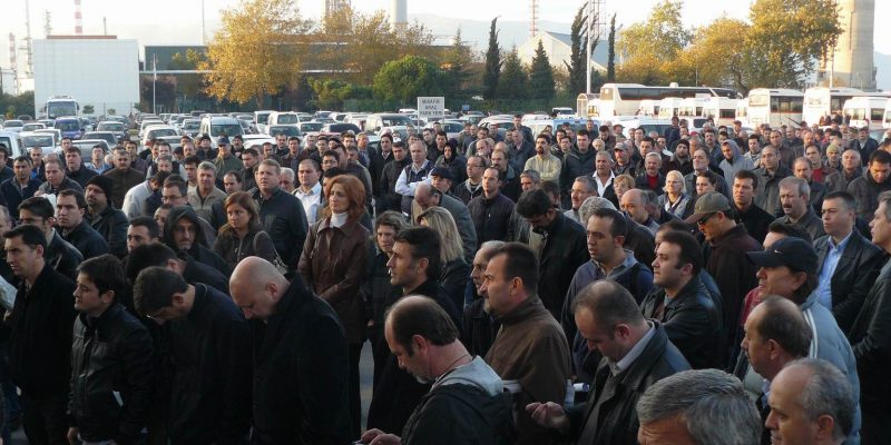 İzmit Rafineri'de 1 saat iş bırakma