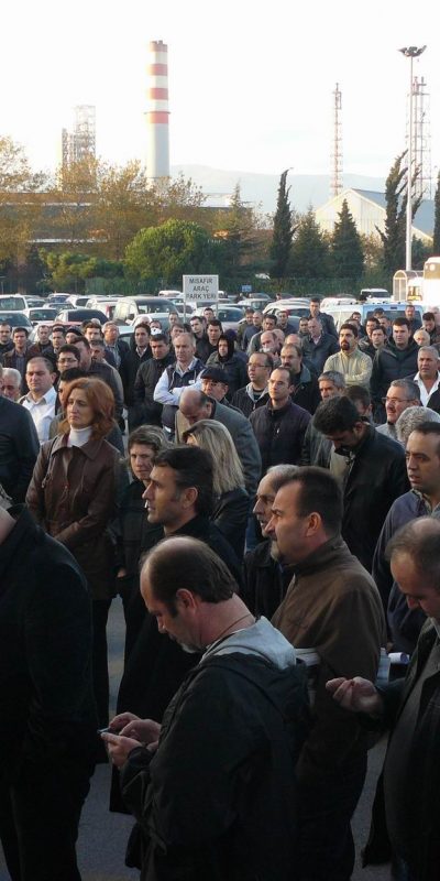 Rafineri işçileri 1 saat iş bıraktı