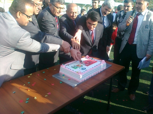 Cumhuriyet kupası Petrol-İş Sendikası'nın