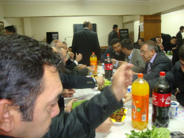 Tüpraş Çalışanları Derneği'nin çiğ köfte partisi