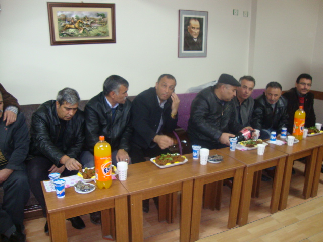 Tüpraş Çalışanları Derneği'nin çiğ köfte partisi