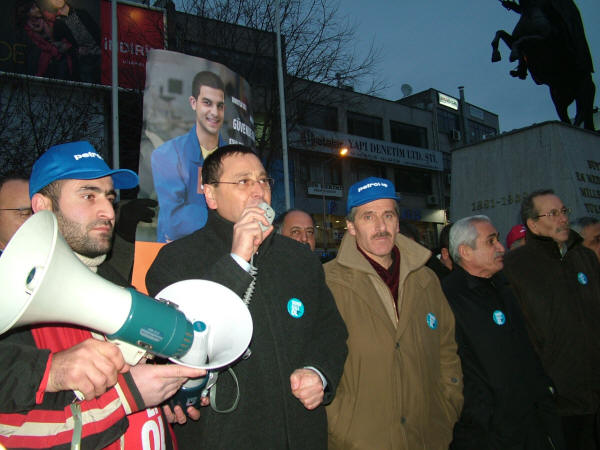 ‘Sorunlarınızı örgütlenerek çözebilirsiniz’