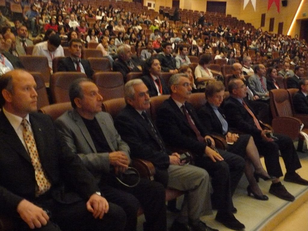 Sosyal Haklar Sempozyumu'nun üçüncüsü yapıldı