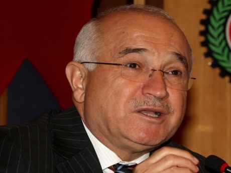 Çiçek maaş zammını savundu