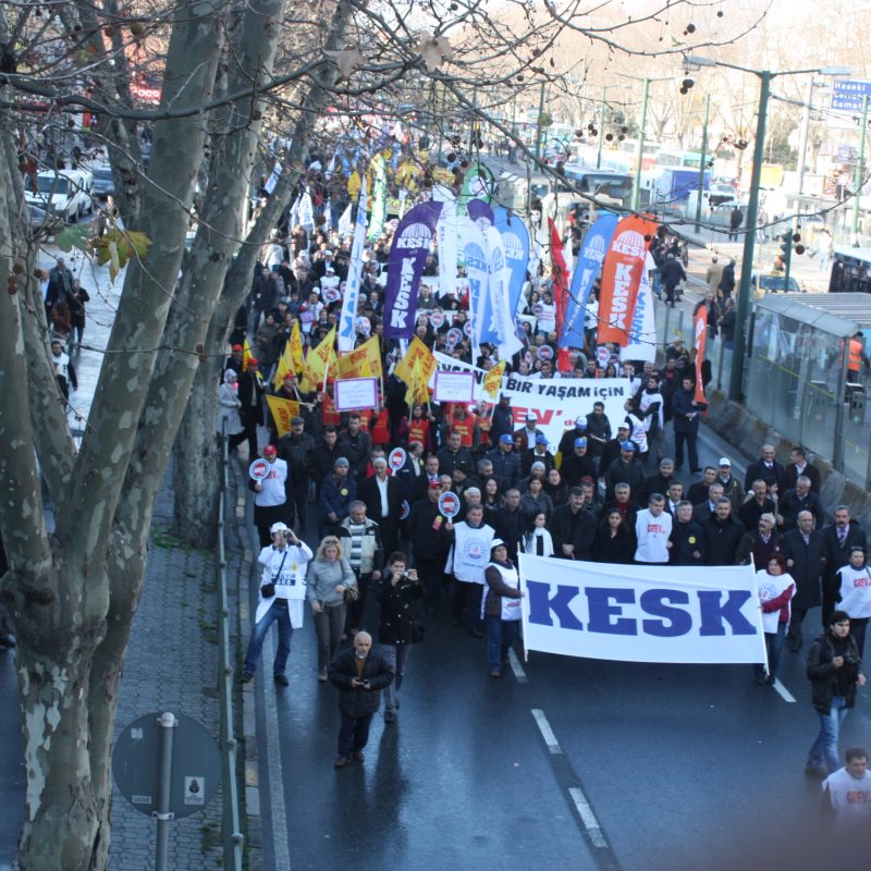 Kamu emekçileri, sağlık çalışanları grevde