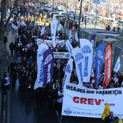 Kamu emekçileri, sağlık çalışanları grevde