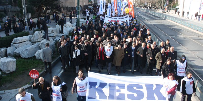 Kamu emekçileri, sağlık çalışanları grevde