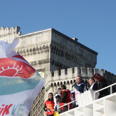 Kamu emekçileri, sağlık çalışanları grevde