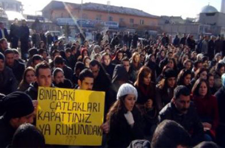 Van’da öğretmenler isyan etti