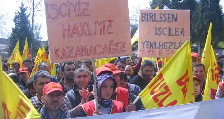 314 GÜNDÜR DİRENEN KAMPANA DERİ İŞÇİLERİ İŞE İADE DAVASINI KAZANDILAR