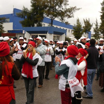 Aliağa işçilerinden Billur Tuz direnişine destek