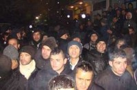 Şireci Tekstil işçisi ayakta