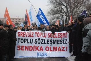 KESK üyeleri tasarıya karşı sokakta