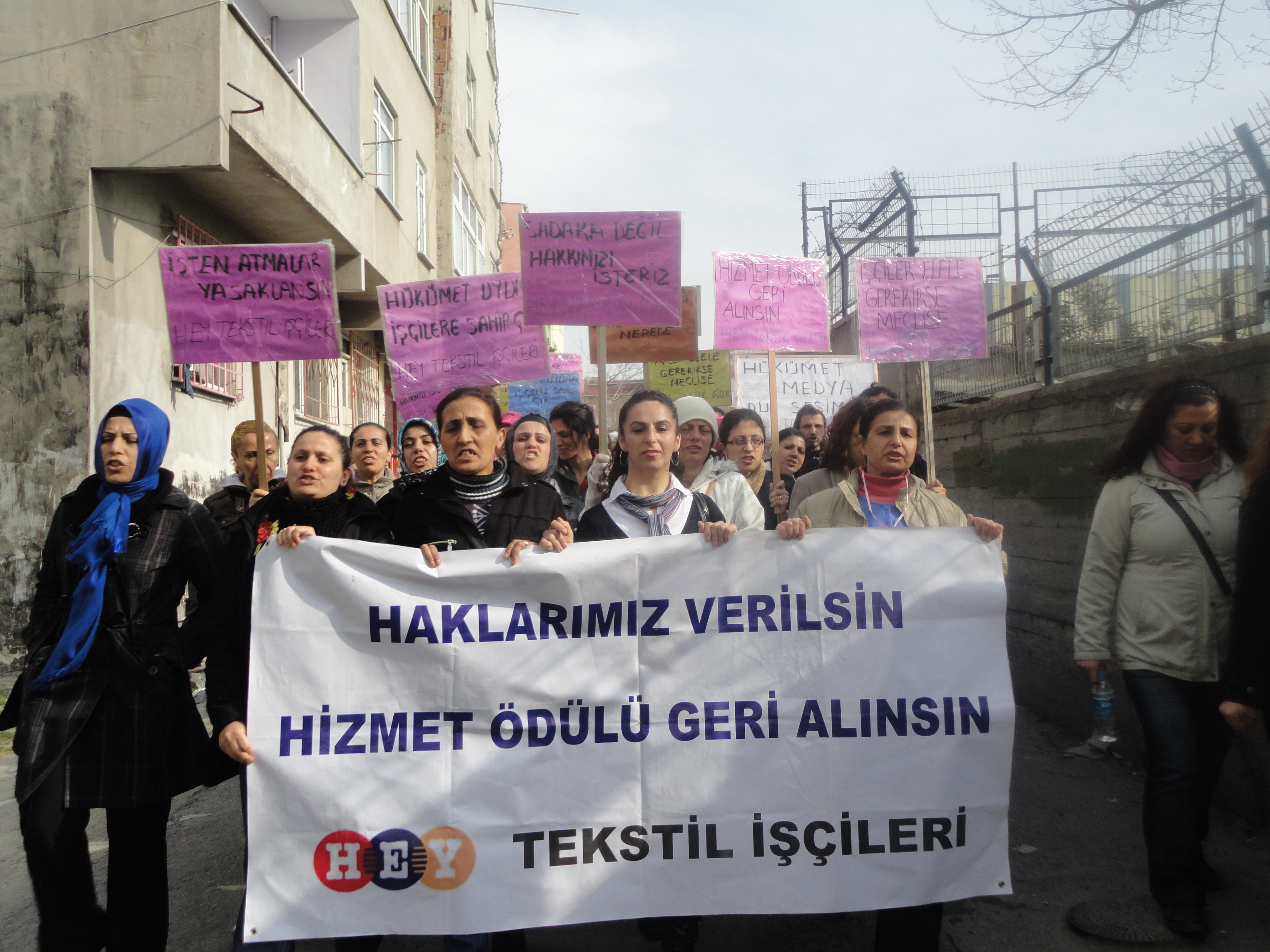 Hey Tekstil işçilerinden Petrol-İş’e teşekkür