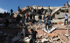 Petrol-İş Sendikası Vanlı depremzedelere yardım elini uzattı