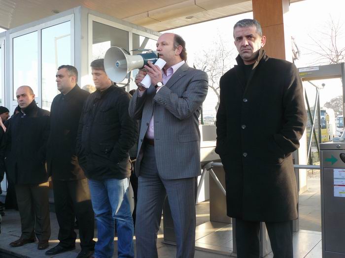 Yunanistan emekçilerine Petrol-İş üyesi Rafineri işçilerinden destek