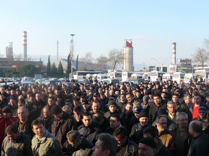 Yunanistan emekçilerine Petrol-İş üyesi Rafineri işçilerinden destek
