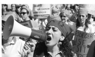 Emekçi kadın sendikalı iş, şiddetsiz yaşam istiyor