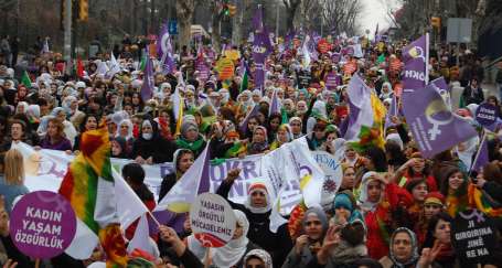 Şiddete, baskıya, savaşa boyun eğmeyeceğiz