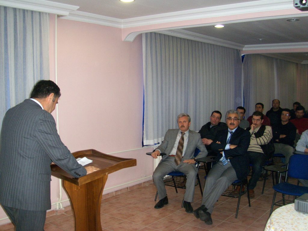 MKEK' da yeni üyelerimize sendikal eğitim ve emekli üyelerimize plaket töreni