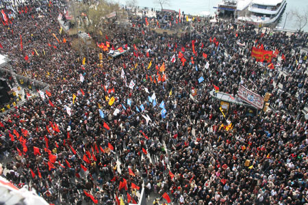 Sivas kararına karşı on binler Kadıköy’de