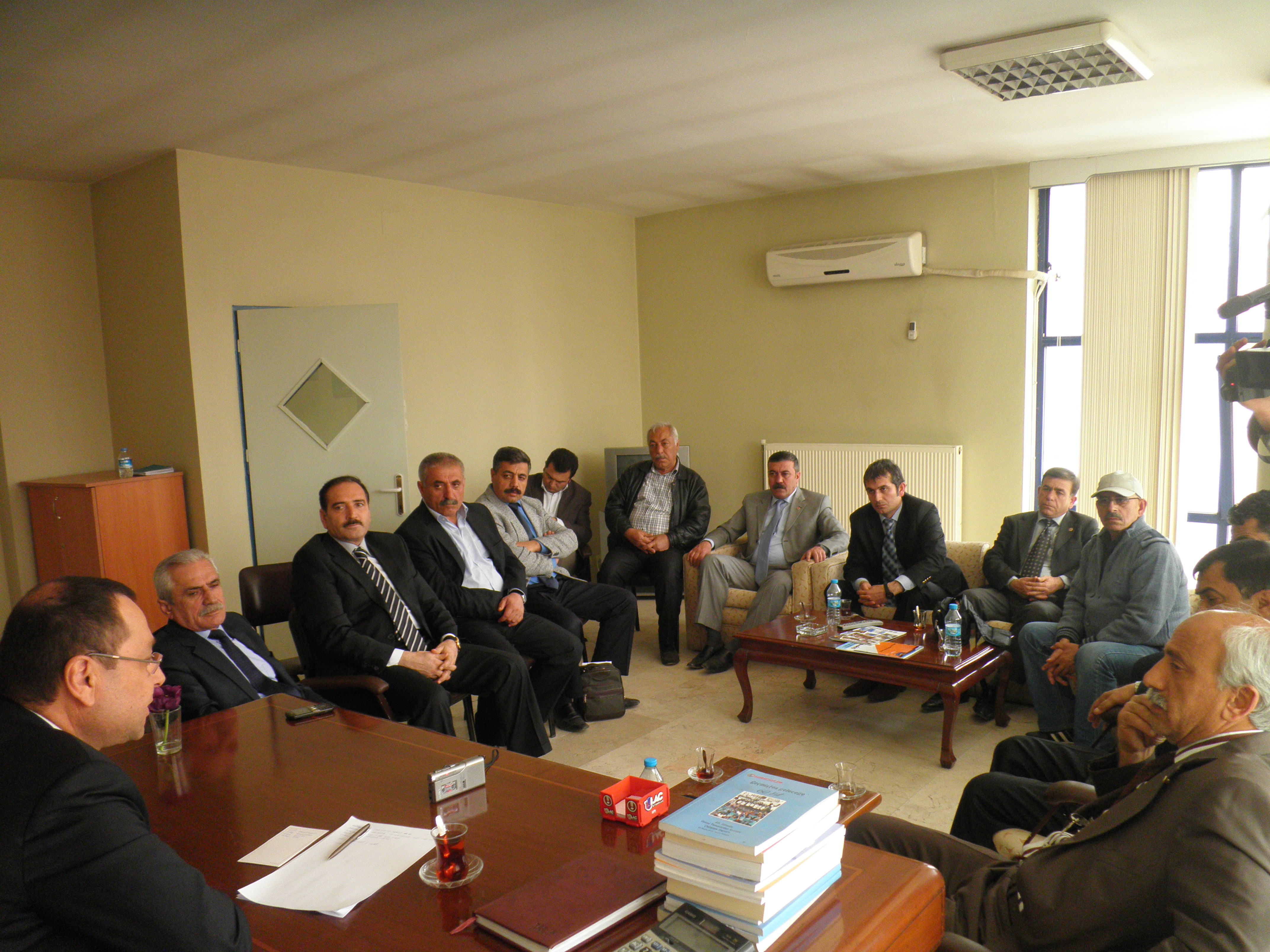Merkezde birlik yetmez, yerelde birlik lazım