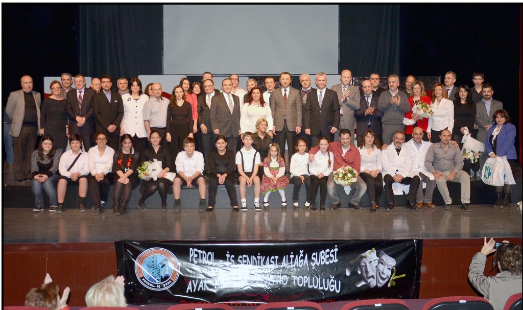 Aliağa Tiyatro Topluluğu İzmit'teydi